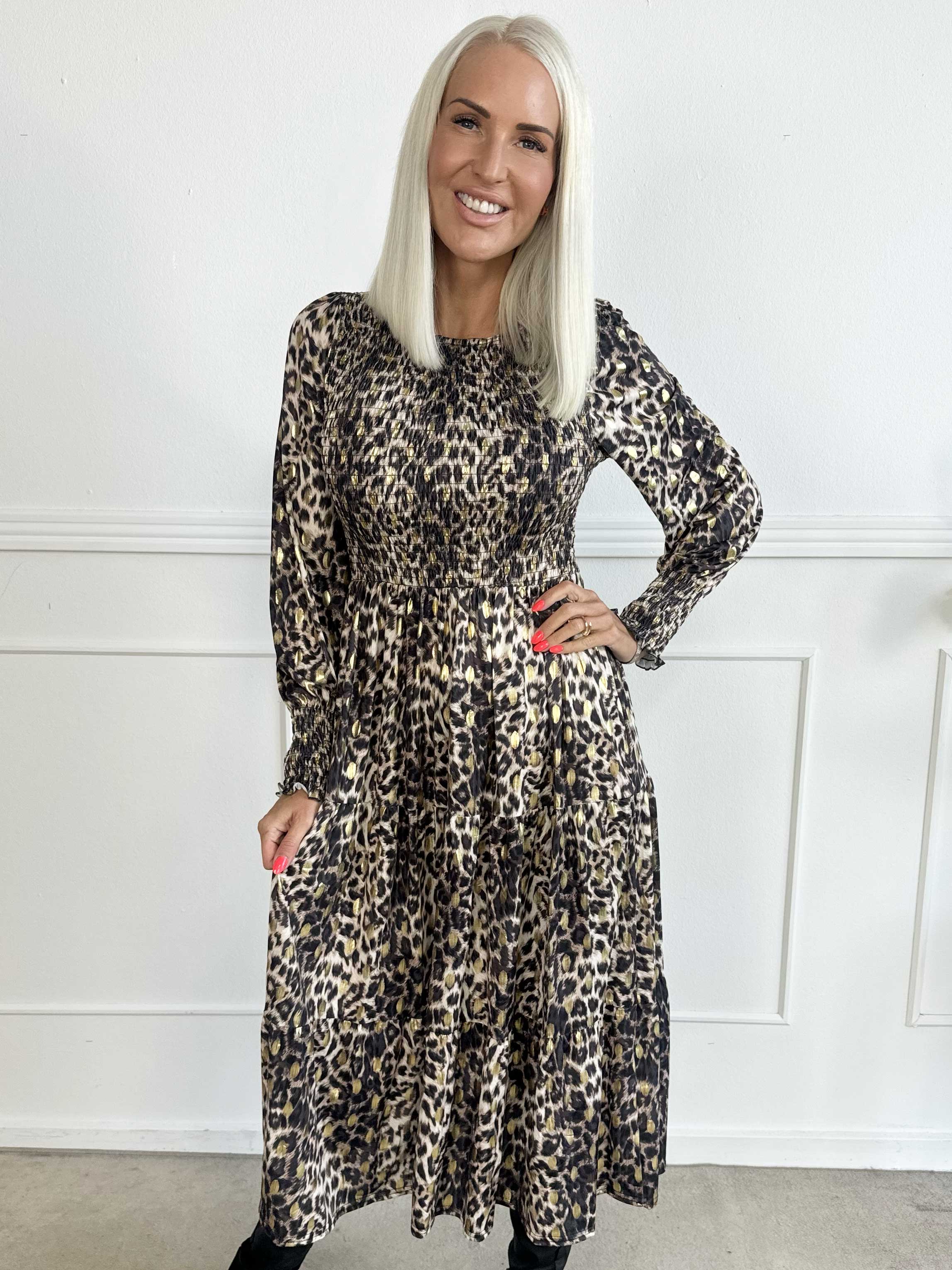 Kelly Animal Long - Elastisk klänning med smock över bröstet